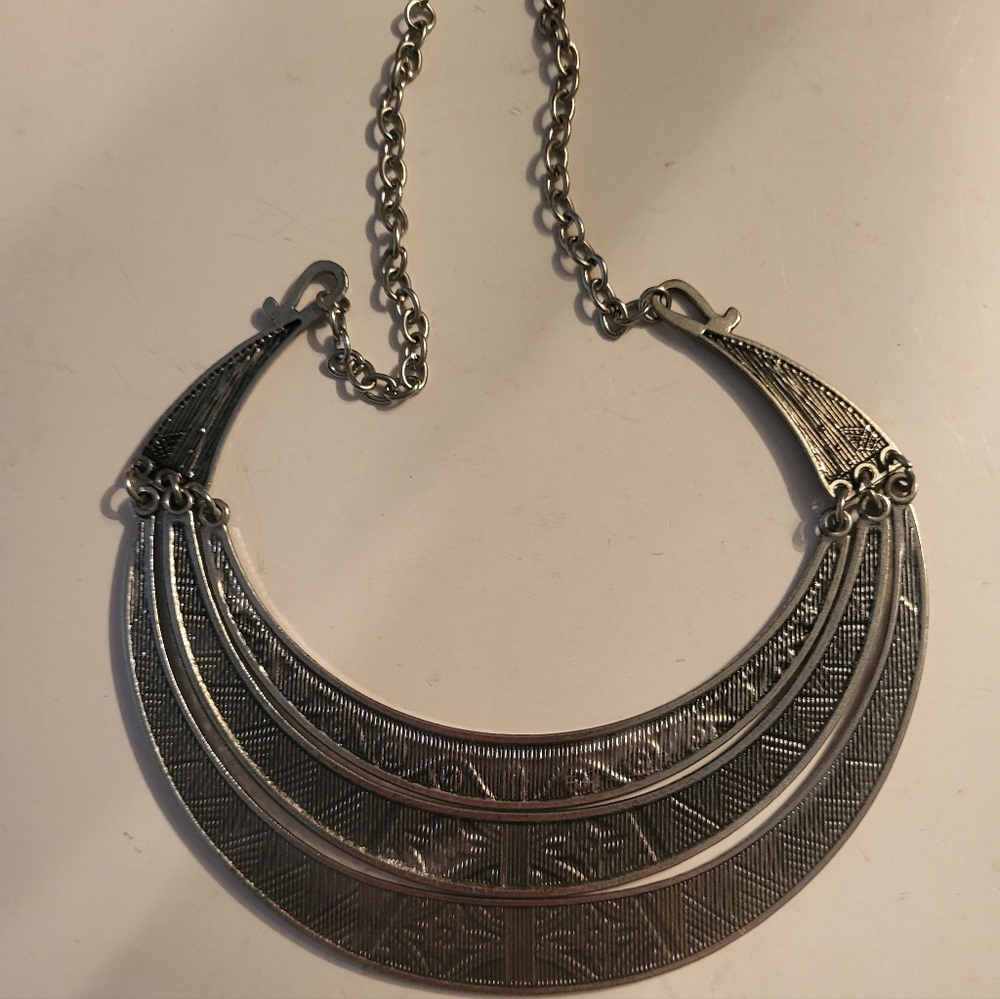 Paparazzi "Take All You Can GATHERER" Floral & Tribal Inspired Necklace Preowned